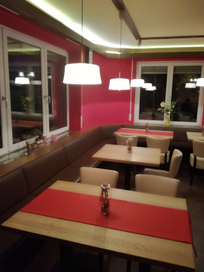 Hotel Gaststaette Peperoni Biberach an der Riß Zewnętrze zdjęcie